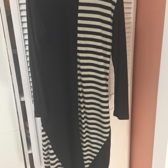 NEW LISTING cozy dress with matching scarf - Picture 5 of 6